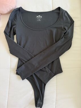 Hollister Long Sleeve Scoop Neck Bodysuit